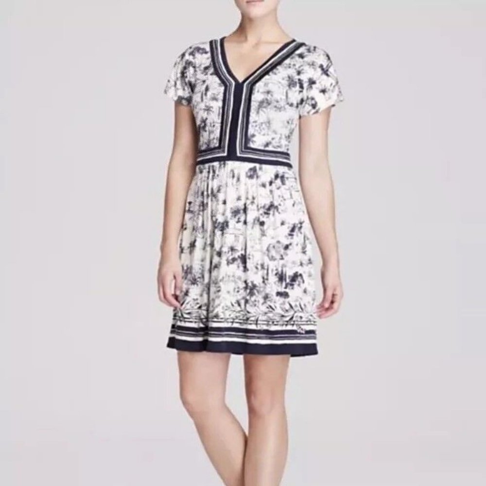 Tory Burch Silk Interlock Print Dress V-Neck Ivory Toile Size XS - Picture 3 of 16